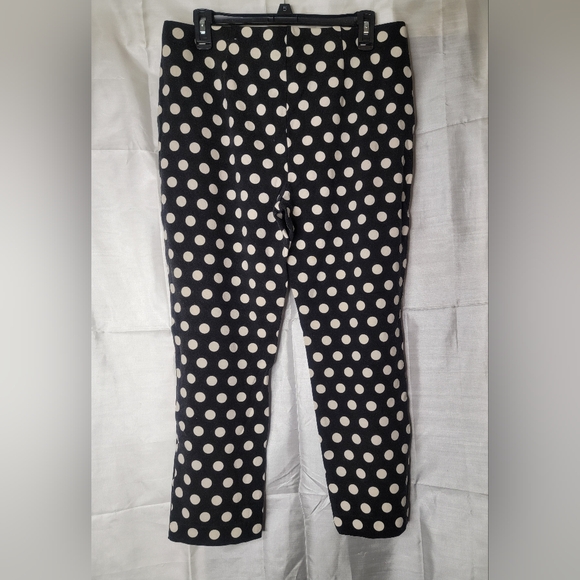 Chico's Crop Polka Dot Leggings. - Picture 2 of 5